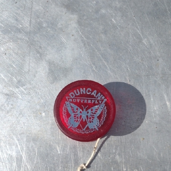 Duncan Butterfly Red Yo-Yo - Picture 1 of 2